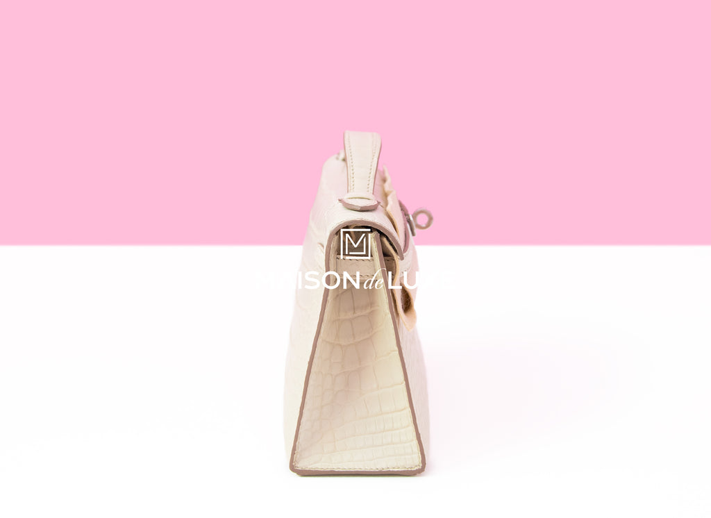 Pretty 🤩💙 #HERMÈS Mini Kelly Bag by @junjunsquare - - #HERMESBag