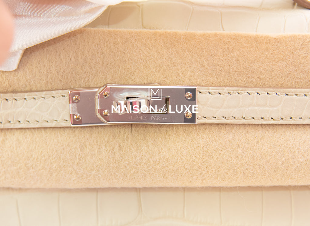 Hermes Craie Swift Mini Kelly Pochette – Luxefectly