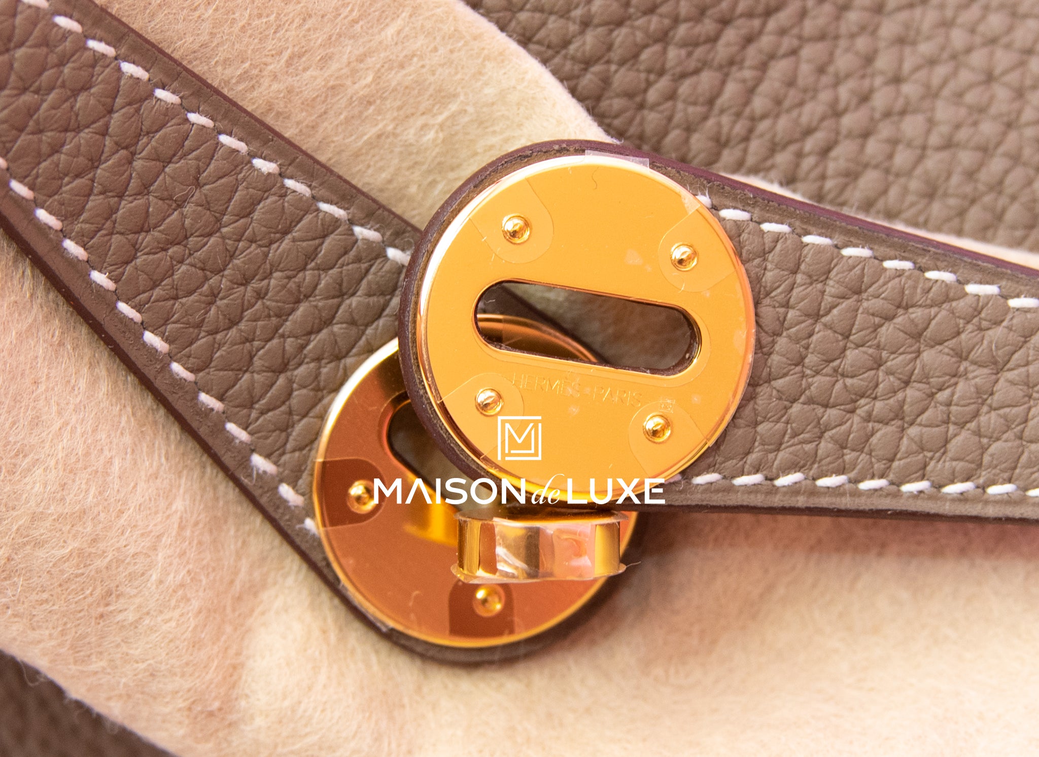 Hermès Hermès Lindy 26 Taurillon Clemence Leather Handbag-Etoupe Gold  Hardware (Top Handle)