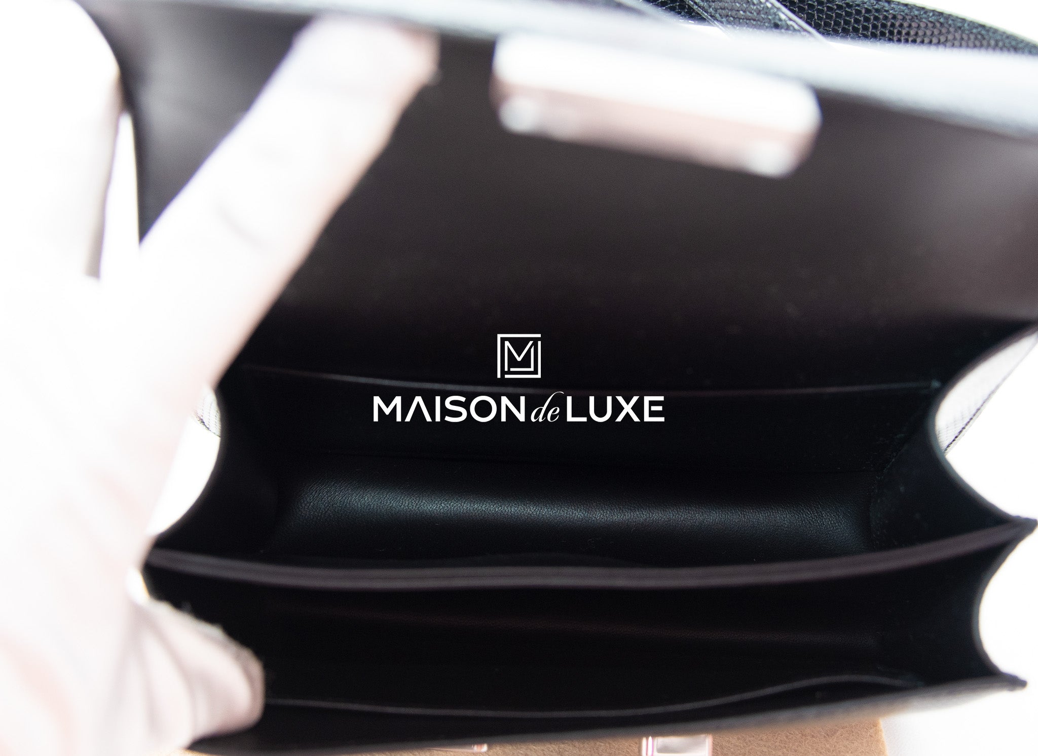 Constance leather handbag Hermès Black in Leather - 31206813