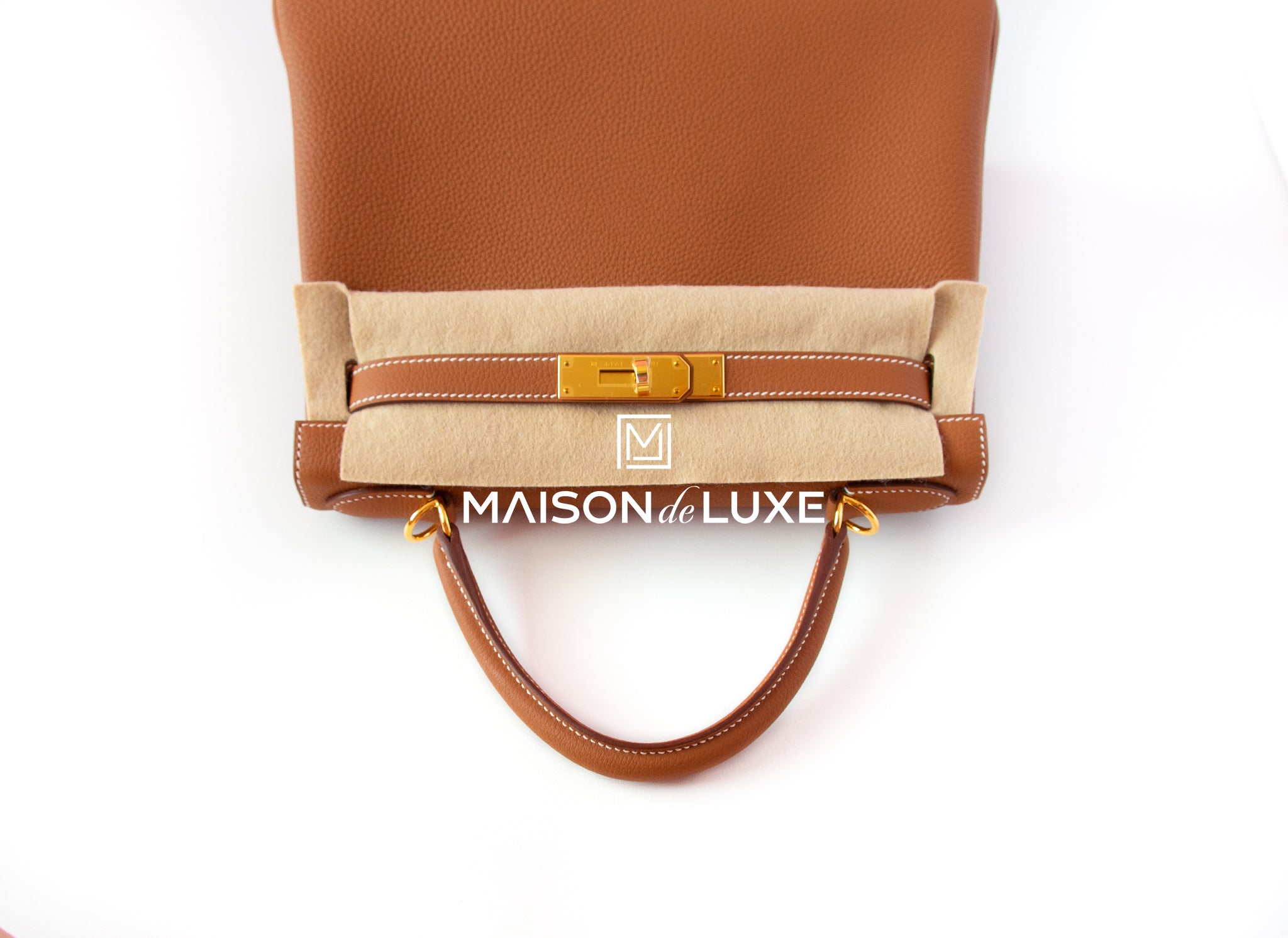 Hermès Kelly 28 cm Handbag in Gold Togo Leather