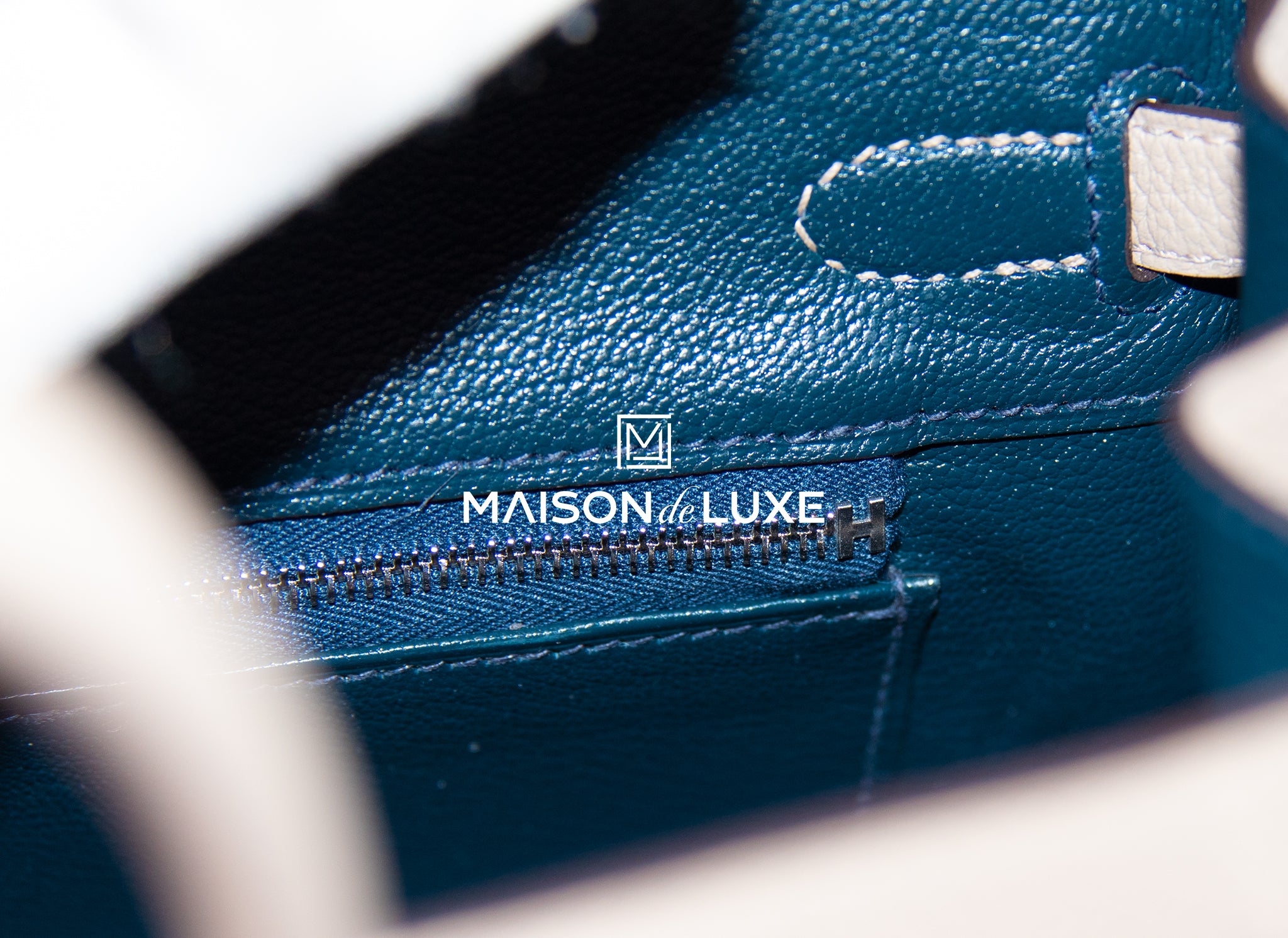 Hermes Birkin 25 Gris Tourterelle Togo Gold Hardware – Madison Avenue  Couture