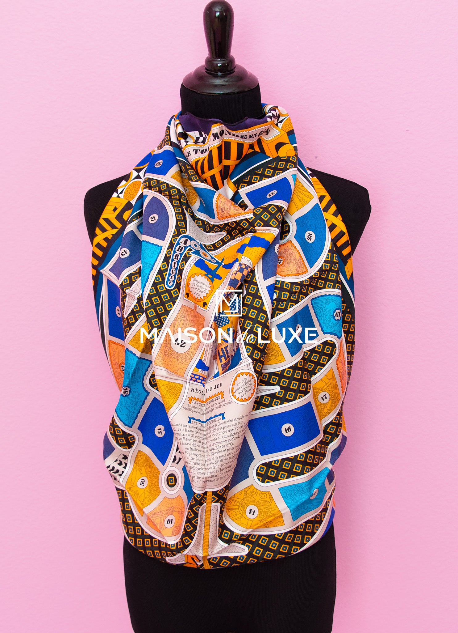 Sequences HERMES Carre – The World of Hermes© Scarves
