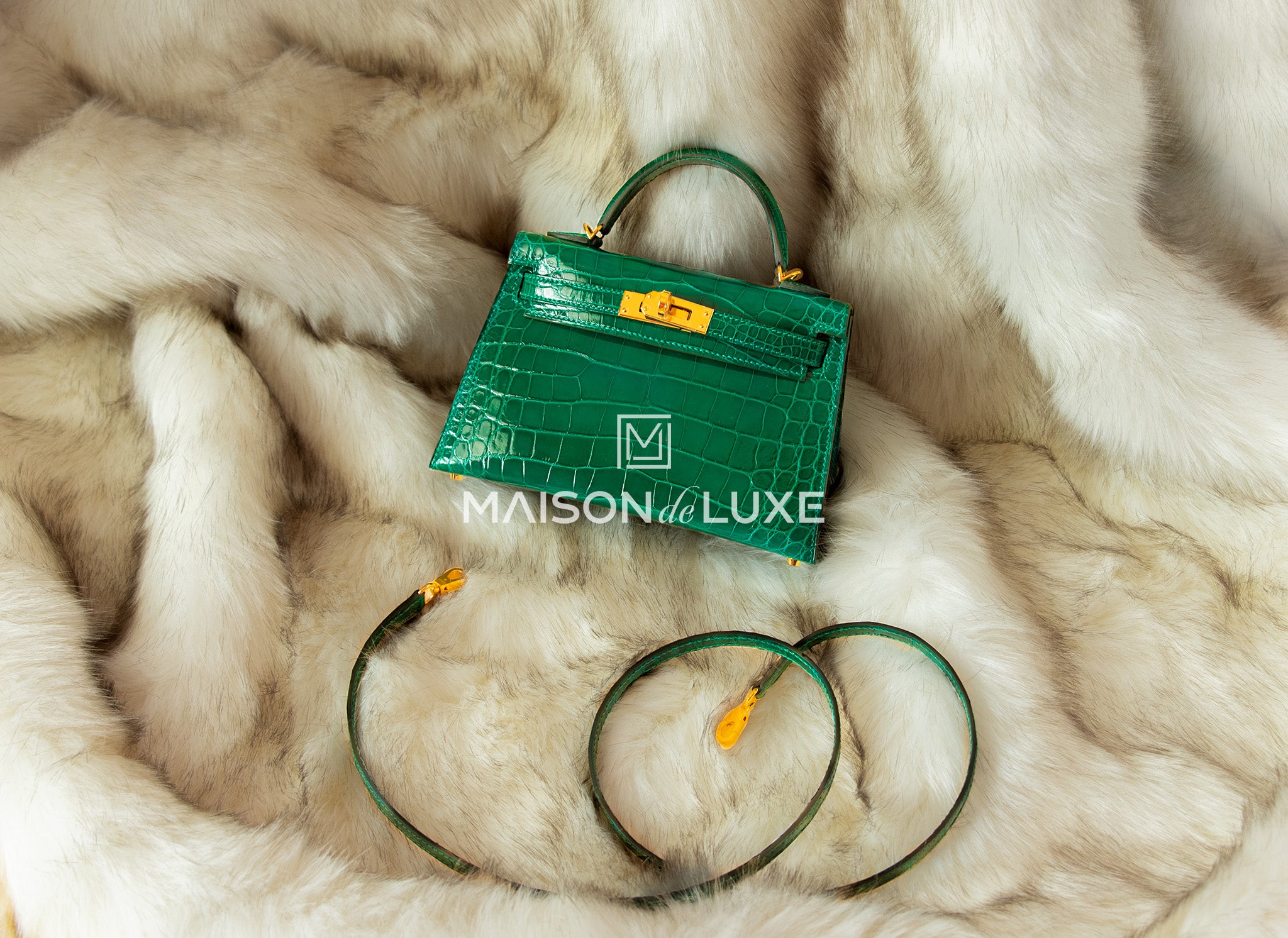 Hermès Kelly Vert Criquet Chèvre Mysore Mini II 20 Gold Hardware, 2021 (Like New), Green Womens Handbag